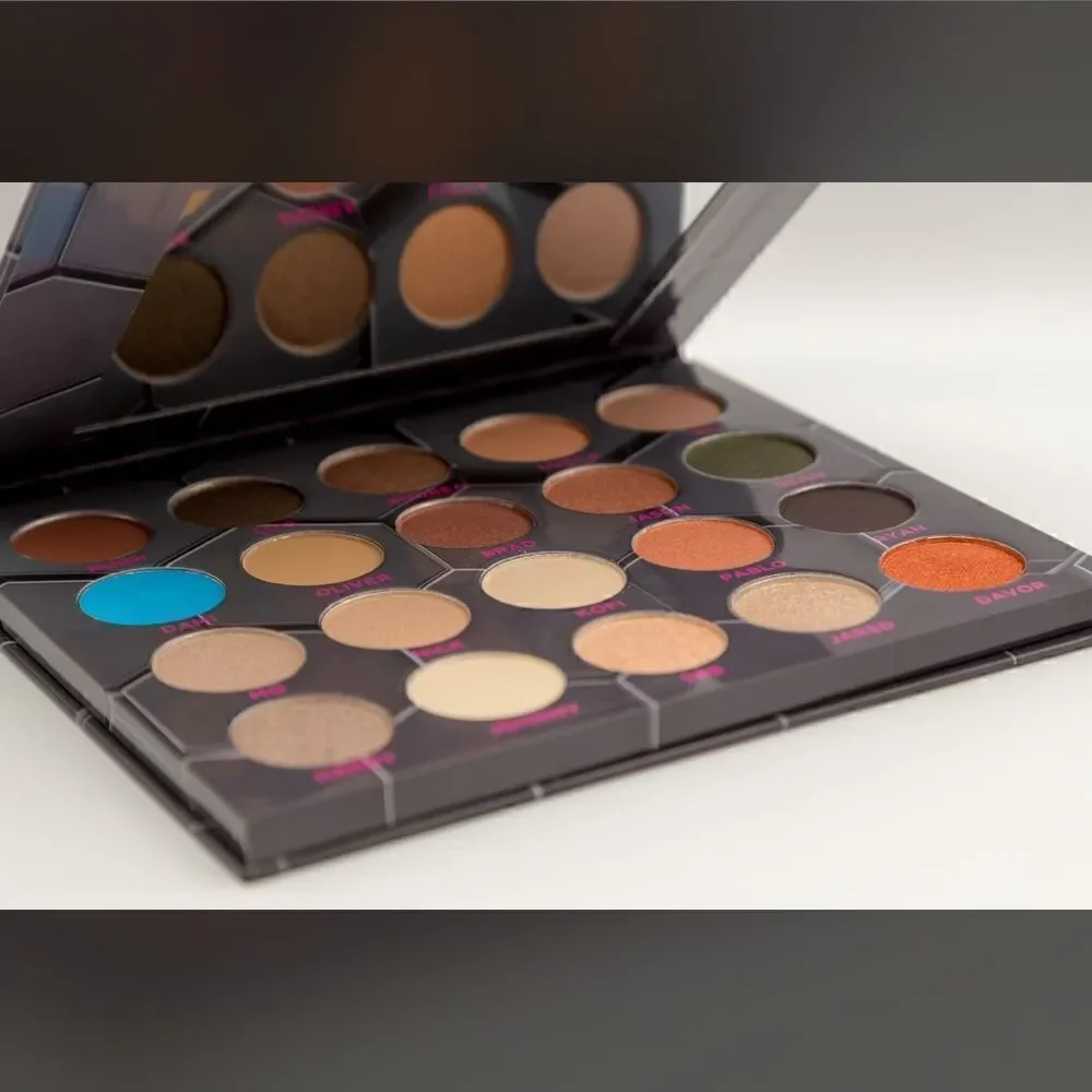 Barbarella Eye Shadow Palette by Bee Beauty London